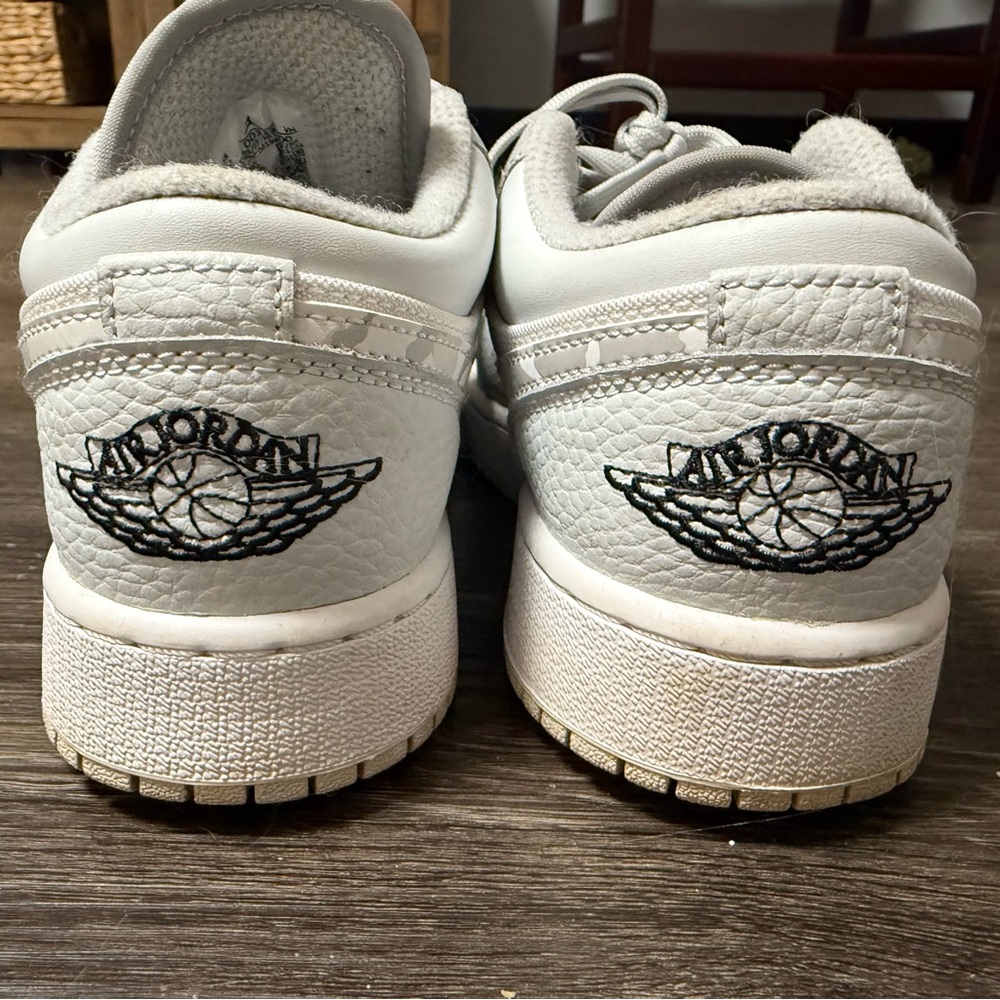 Jordan 1 Low White Camo Sneakers - Picture 2 of 5